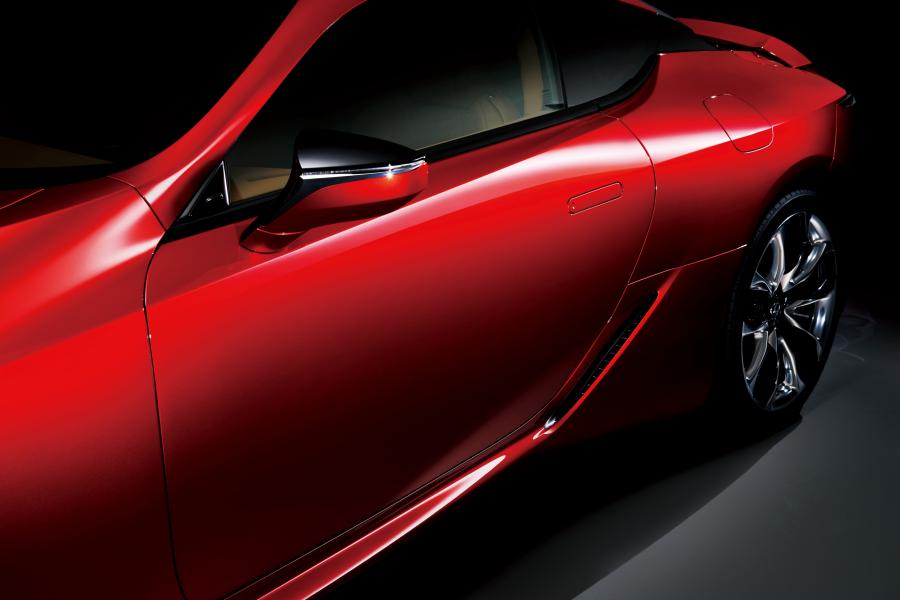 Детали экстерьера Lexus LC500 2017 года  (JP) (фото 14 из 40)